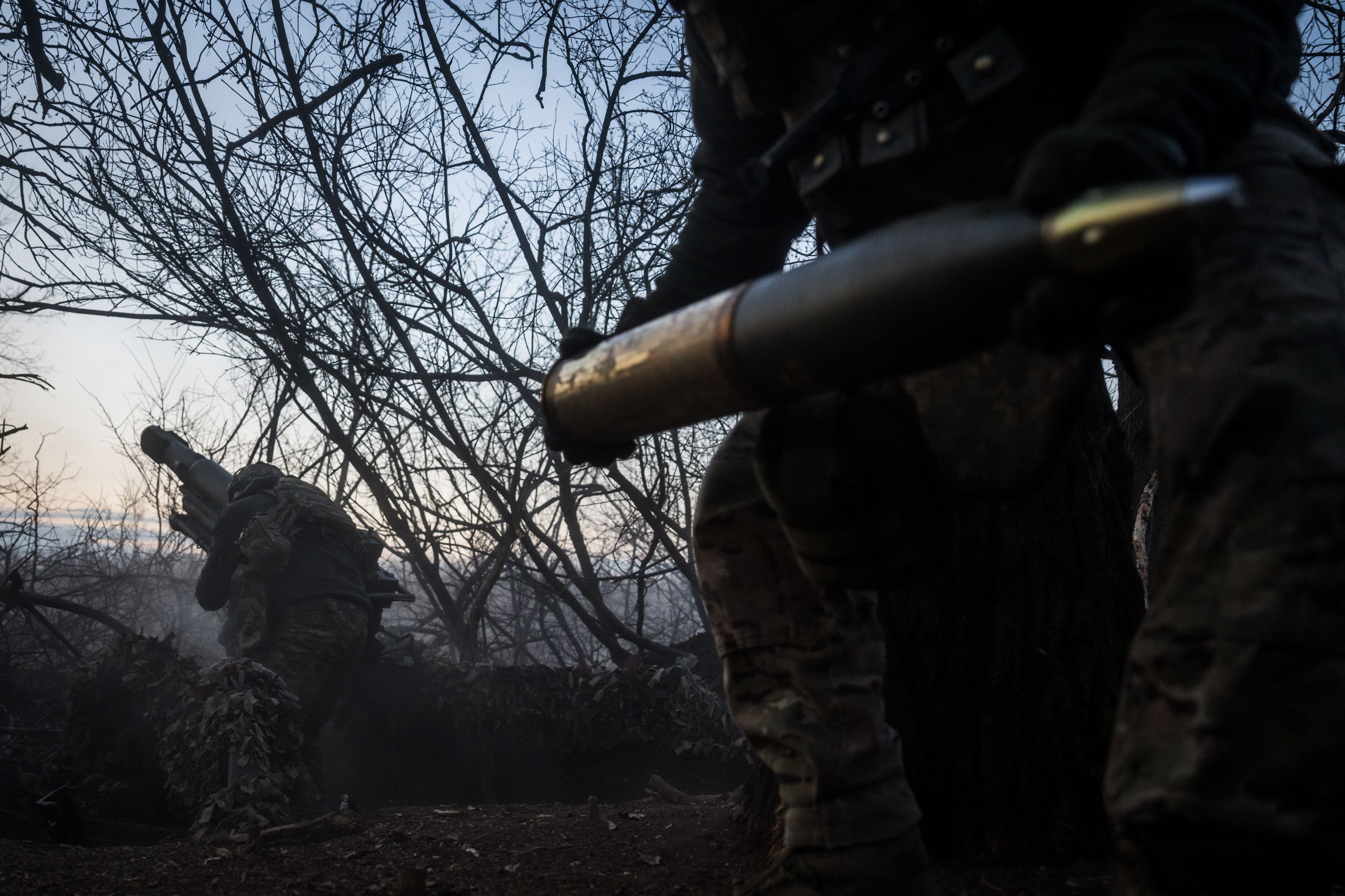 Rusia aprovecha el débil arsenal de Ucrania y la meteorología para avanzar en Donetsk