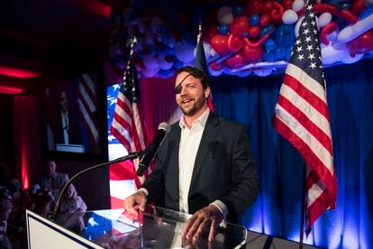 Dan Crenshaw durante un evento del Partido Republicano, en Houston, en una imagen de archivo.