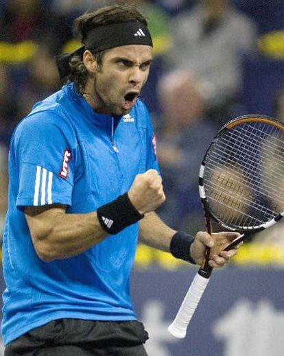 Fernando González celebra su triunfo ante Federer