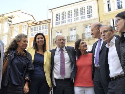 El exalcalde de Ourense junto a miembros de la corporaci&oacute;n de Ourense 