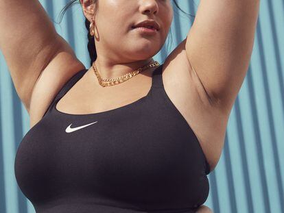 La modelo Vanessa Romo posando para Nike.