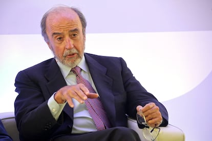 Juan Arena, expresidente de Bankinter, en una mesa redonda en 2015.
