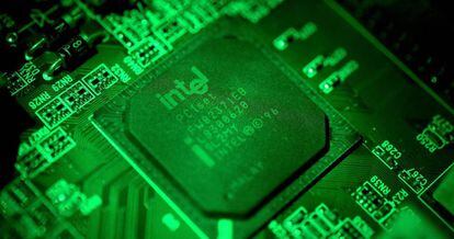 Placa de una computadora en un ordenador Intel.