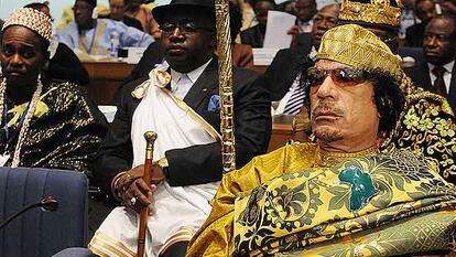 El líder libio Muammar el Gaddafi atiende la sesión inaugural de la cumbre de la Unión Africana el pasado 2 de febrero en Addis Abeba.