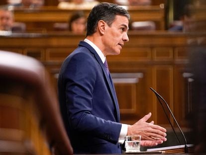 El presidente del Gobierno, Pedro Sánchez, interviene durante la sesión plenaria de este martes en el Congreso de los Diputados.