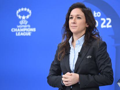Nadine Kessler durante el sorteo de los cuartos de final de la UEFA Champions League 2021/2022.