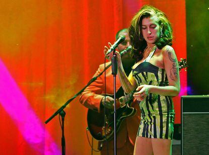 La cantante Amy Winehouse en un concierto en Belgrado en 2011.