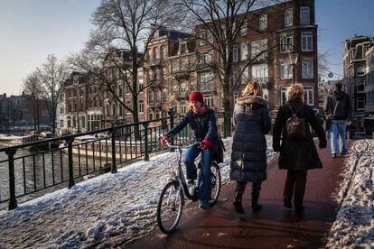 Cien kilómetros de vías navegables suman el 25% de la superficie urbana de Ámsterdam