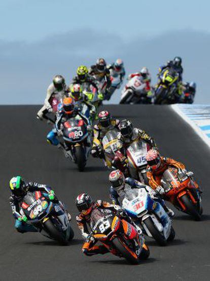 Marquez lidera la carrera de Moto 2 en el GP de Australia
