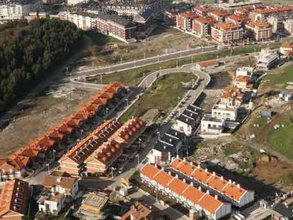 Masificación en Castro Urdiales, pueblo costero que multiplica su población en verano.