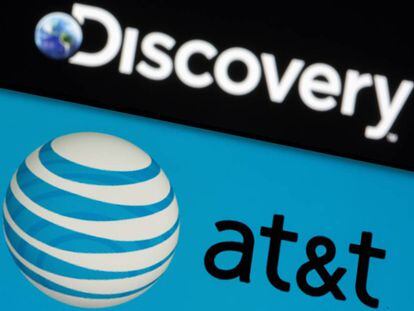 Logos de Discovery y de At&T