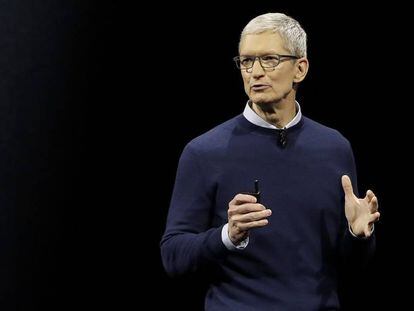 Tim Cook, consejero delegado de Apple, presenta este martes el nuevo iPhone X.