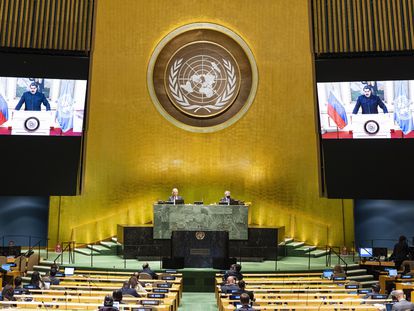 Nicolás Maduro, en las pantallas, en su intervención virtual ante la Asamblea General de la ONU, el miércoles.