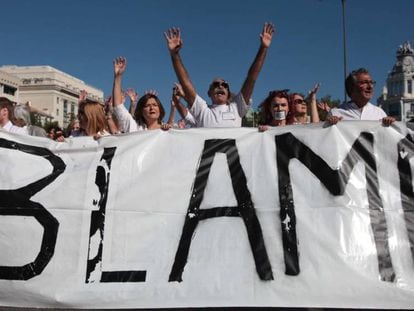 Concentración en la plaza de Cibeles de Madrid a favor del diálogo por el referémdun de Cataluña.