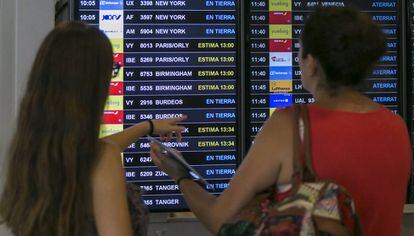 Los retrasos en el aeropuerto de El Prat se han intensificado este verano. 