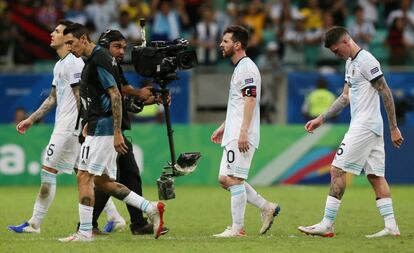 Paredes, Di María, Messi y De Paul, tras la derrota ante Colombia.