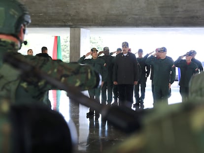 Nicolás Maduro, se reúne con personal militar en el Ministerio de Defensa, en Caracas, el 28 de diciembre.