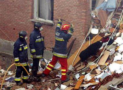 Una explosión de gas ha provocado el derrumbe de un edificio de cinco plantas.