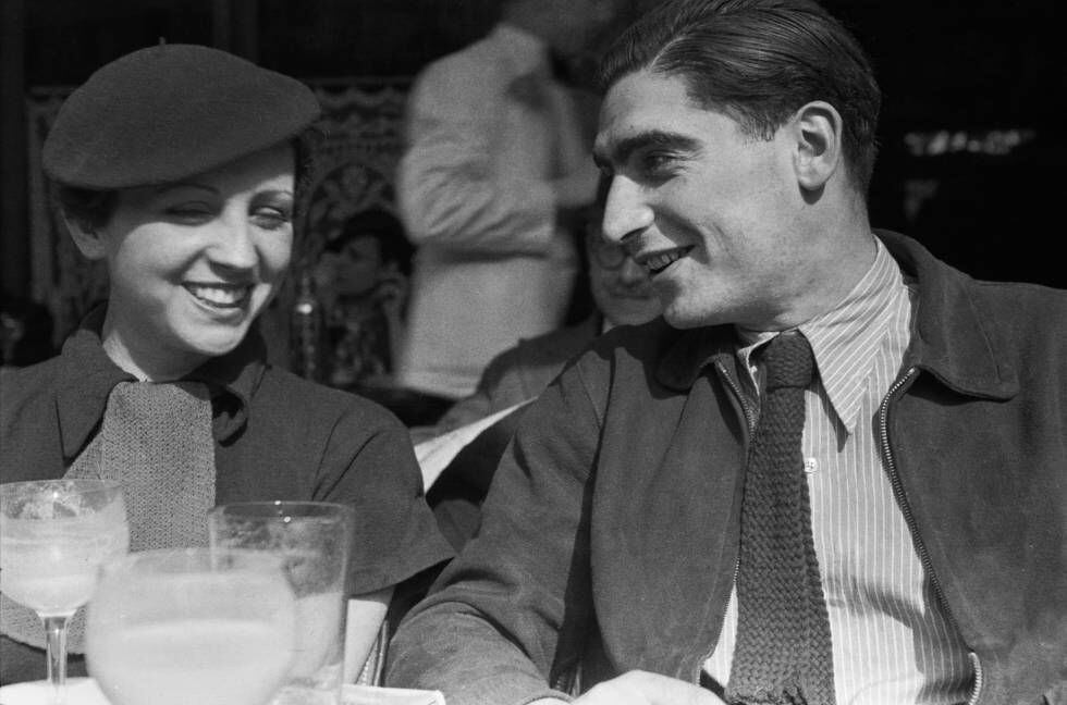 Gerda Taro y Friedmann Endre Ernő, o sea, la pareja que firmaba sus fotos con el seudónimo de Robert Capa y que también aprovechó para suplantar a Frank Capra durante un viaje.