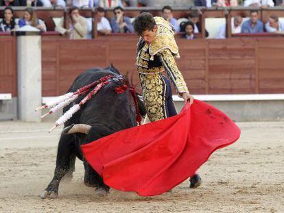 Daniel Luque, con la muleta, ayer por la tarde en las Ventas. 