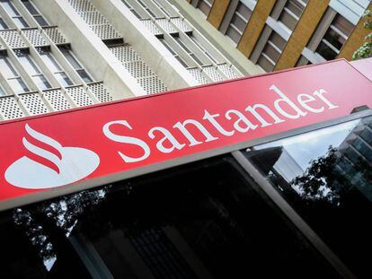 Fachada una sucursal del Banco Santander. EFE/Archivo