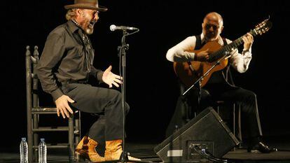 El Cabrero durante un concierto en los Jardines de Sabatini, en Madrid, en 2011.