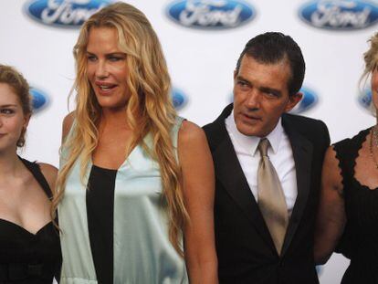 Antonio Banderas y Melanie Griffith con su hija Estela del Carmen y Daryl Hannah. 
