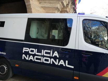 El acusado, en prisión preventiva, ha salido este jueves de la Audiencia de Palma dentro de un furgón policial.
