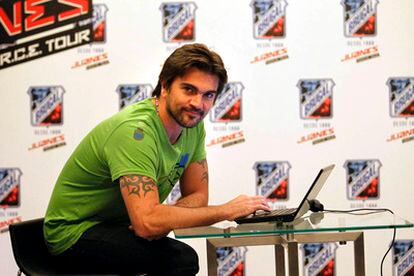 El artista colombiano Juanes, presenta su nuevo disco P.A.R.C.E. en Barcelona.