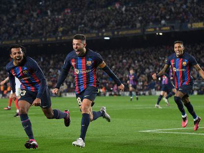 Jordi Alba celebra su gol durante el partido entre el Barcelona y el Sevilla, en el Camp Nou, el pasado domingo.