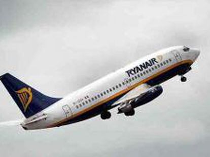 Un avión de Ryanair, en pleno vuelo