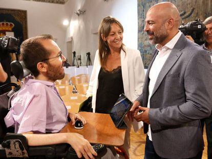 Pablo Echenique y Jos&eacute; Garc&iacute;a Molina, este jueves.