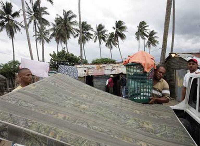 les autoritats de la República Dominicana han ordenat l'evacuació preventiva de les zones en alerta roja per l'arribada de l'huracà Ike