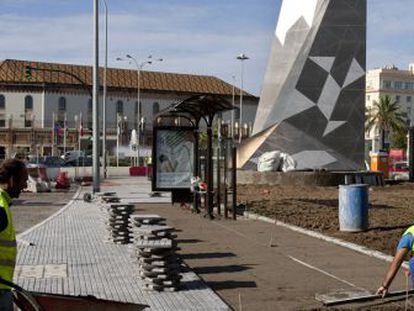 Preparativos de la cumbre iberoamericana, esta semana, en la Plaza de Sevilla.