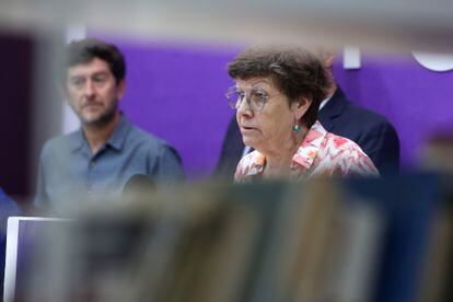 La líder de Unidas Podemos en Baleares, Antònia Jover, durante la rueda de prensa en la que anunció la dimisión de la cúpula regional del partido, el 1 de junio, en Palma de Mallorca.