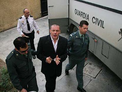 Tony Alexander King, ayer, a su llegada a la Audiencia de Málaga.