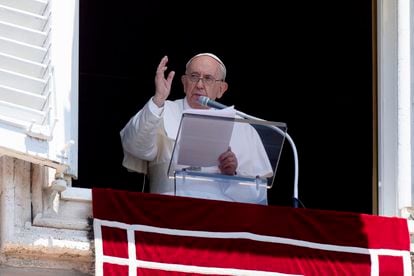 El papa Francisco durante el Angelus, en el Vaticano el domingo 12 de junio.