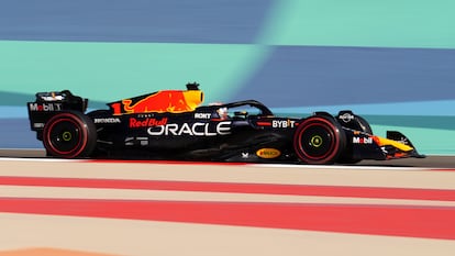 Max Verstappen durante un entrenamiento en el Gran Premio de Baréin, este viernes.