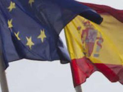 Banderas de España y Unión Europea