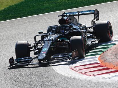 El piloto de Mercedes Lewis Hamilton, durante la jornada clasificatoria del Gran Premio de Italia de Fórmula 1, en la que ha hecho con la pole.