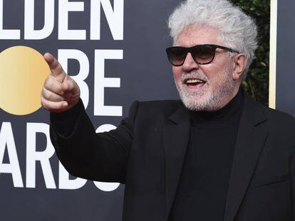 Pedro Almodóvar, en la pasada gala de los Globos de Oro. En el vídeo, Antonio Banderas consigue su primera nominación al Oscar.