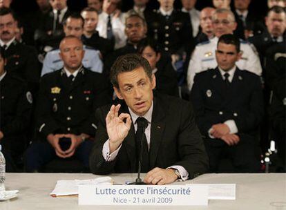 Nicolas Sarkozy interviene durante una reunión sobre seguridad, ayer en Niza.