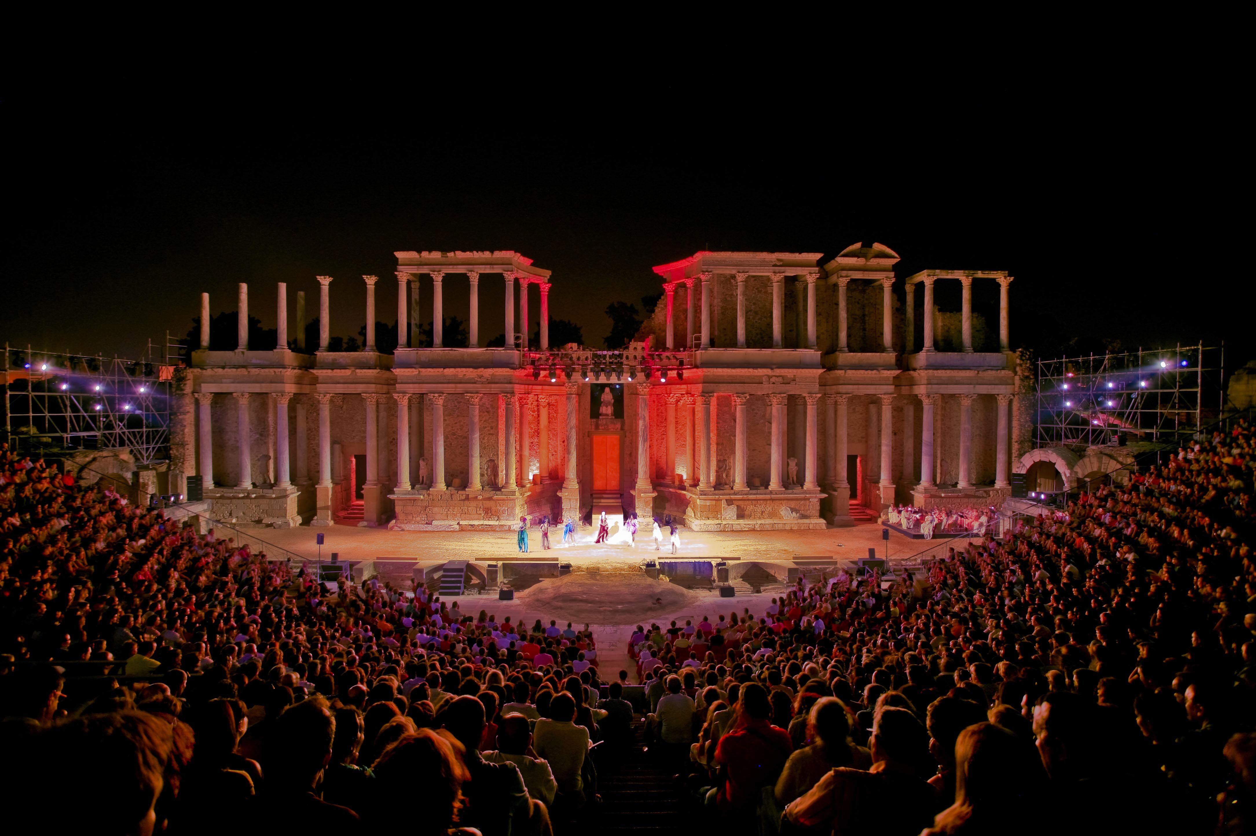 Una obra durante el Festival de Teatro Clásico de Mérida, en el teatro romano de la ciudad extremeña.