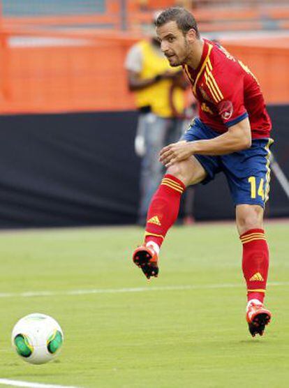 Soldado remata en el partido ante Haití.