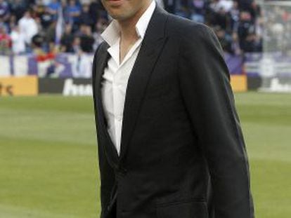 Alberto Contador tras hacer el saque de honor en el Bernabéu el sábado.