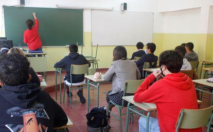 Alumnos de Bachillerato del Instituto de Educación Secundaria Jovellanos, en Gijón, el 28 de septiembre.
