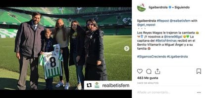 El posteo en Instagram de la Liga Iberdrola del encuentro entre Irene Guerrero, capitana del Real Betis Féminas, y Miguel Ángel, su pequeño fan.