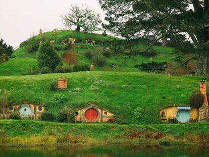 @enriquealex visita la aldea hobbit, en Nueva Zelanda, donde se rodaron las películas de  El Señor de los Anillos 