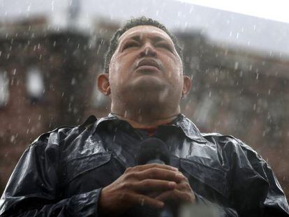 El presidente de Venezuela, Hugo Ch&aacute;vez, durante un mitin celebrado el pasado 4 de octubre en Caracas. 