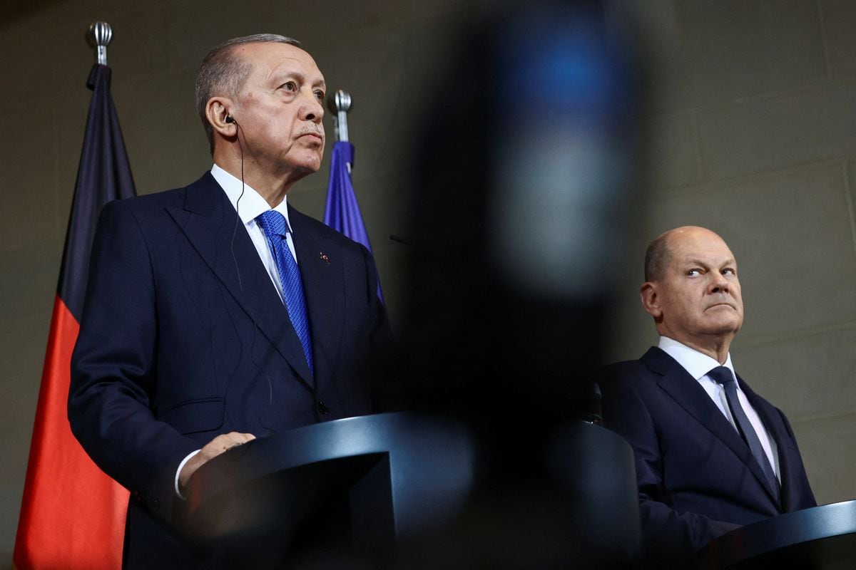 Erdogan pide a Olaf Scholz que apoye un alto el fuego humanitario en Gaza en una visita de alto voltaje a Berlín | Internacional